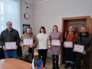 в Кардымово коммунальщиков поздравили с профессиональным праздником - фото - 4