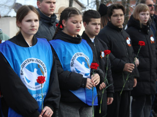 «при жизни ад познавшие» В Кардымово почтили память узников фашистских концлагерей - фото - 5