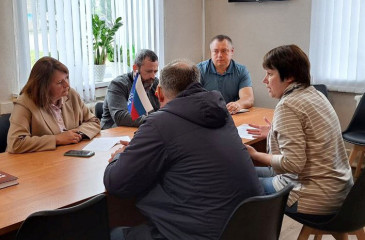 марина Левченкова ответила на вопросы жителей Кардымовского округа в ходе личного приёма граждан - фото - 4