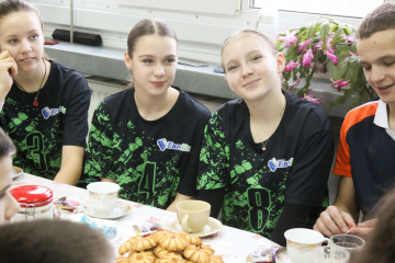 сегодня в России отмечается День тренера. В Кардымовском округе работают знающие своё дело профессионалы, которые вкладывают душу в развитие спорта среди молодёжи - фото - 5