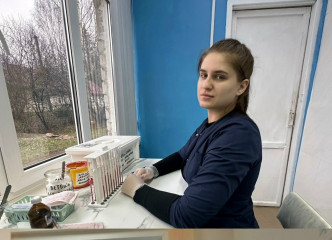 в 2025 году в Кардымовскую центральную больницу трудоустроено 4 новых специалиста - фото - 3