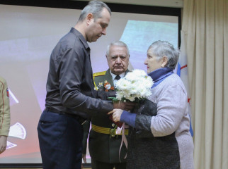 ️четырём героям СВО из Кардымовского округа посмертно вручили награды - фото - 8