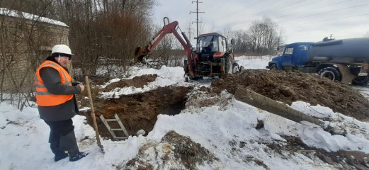 в деревне Мольково ликвидирован порыв на сети водоснабжения - фото - 1