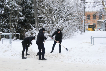 в Кардымовском районе Смоленской области продолжается активная борьба со снегом - фото - 5