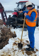 кардымовский МУП устранил аварию на сетях в деревне Сопачёво - фото - 2