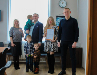есть куда расти: Молодая семья из Кардымовского района получила господдержку для строительства или приобретения жилья - фото - 4